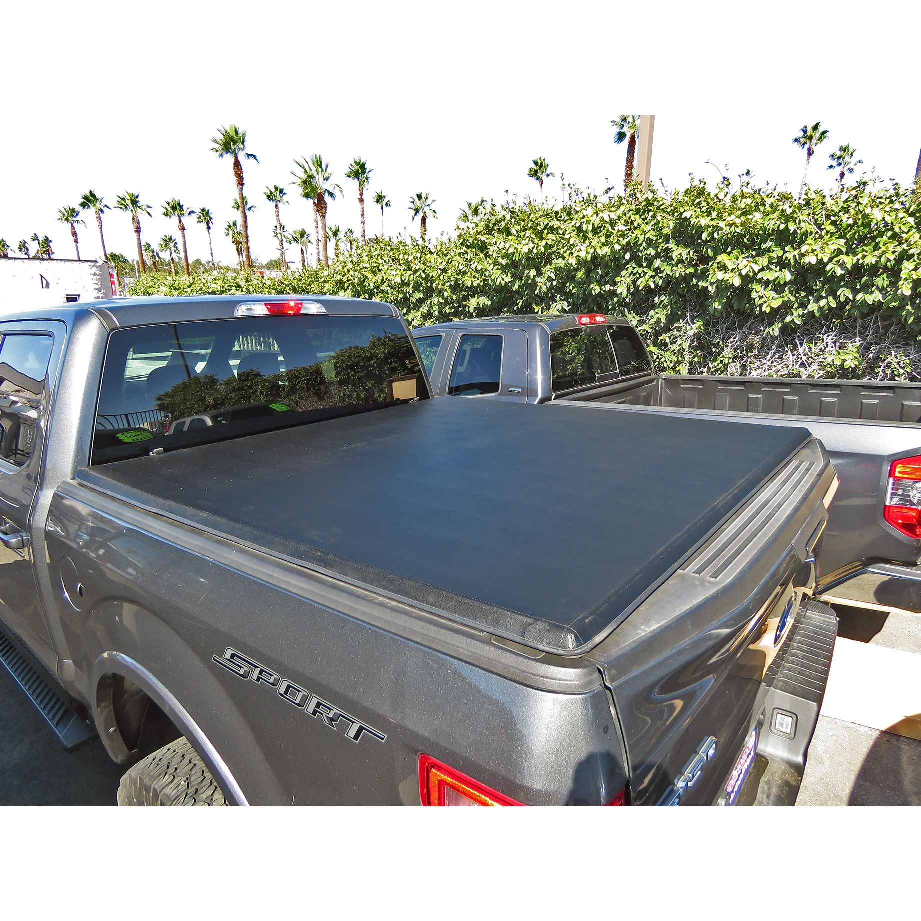 Steelcraft - Tri-Fold Tonneau Cover - TN12441